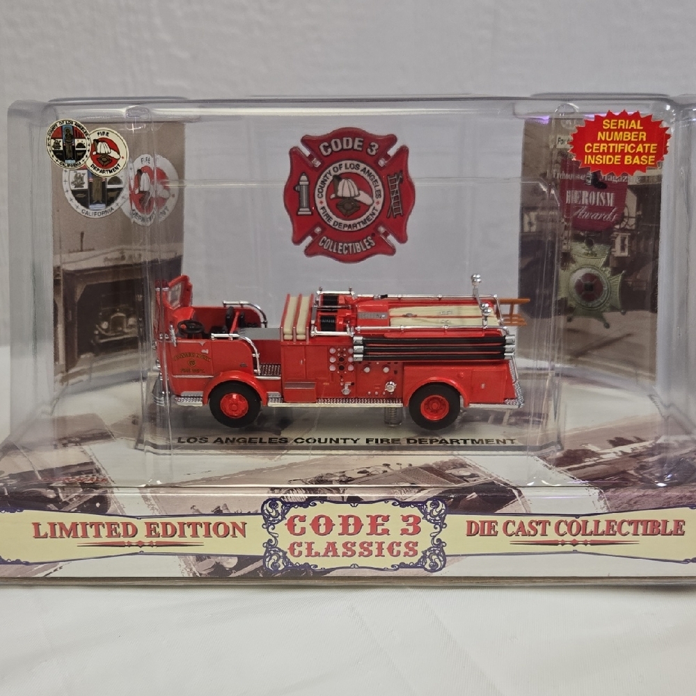 Code 3 Classics Item #12950 Crown Pumper 60 LA County